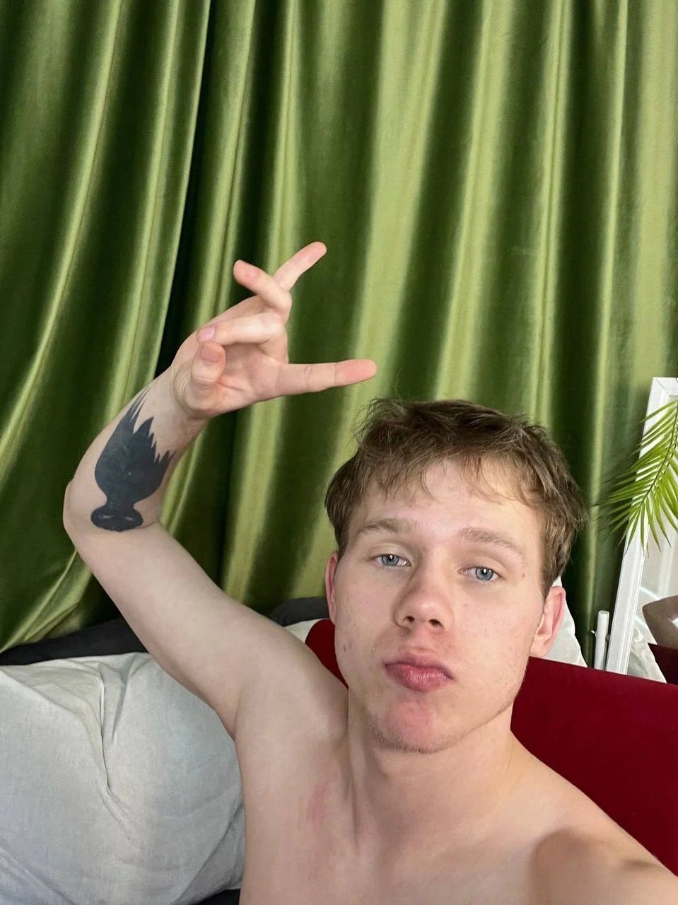 XXX Porn Photo of Nude twel_veeek 1