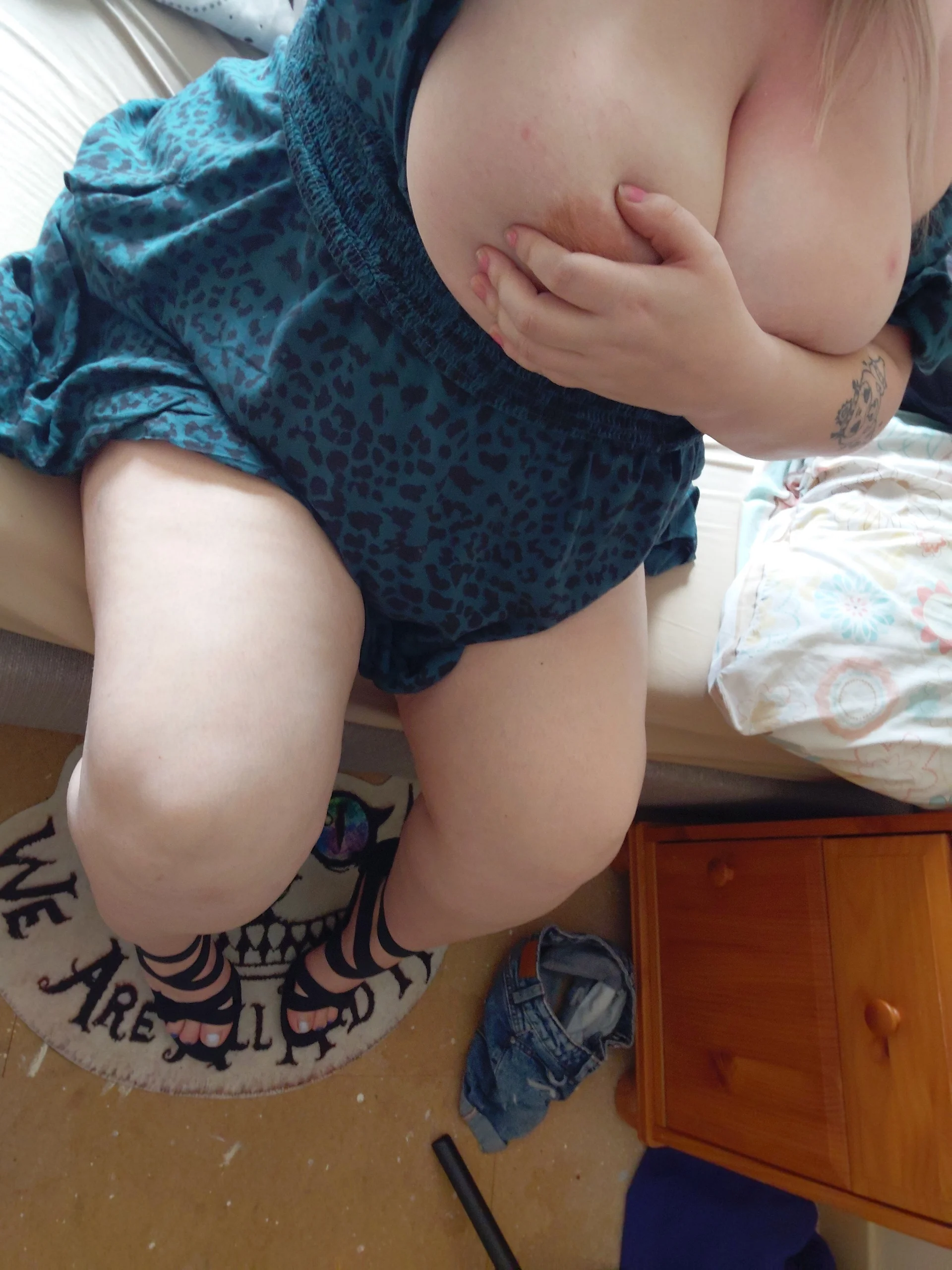 XXX Porn Photo of Nude pinkieMilfPUSY 34