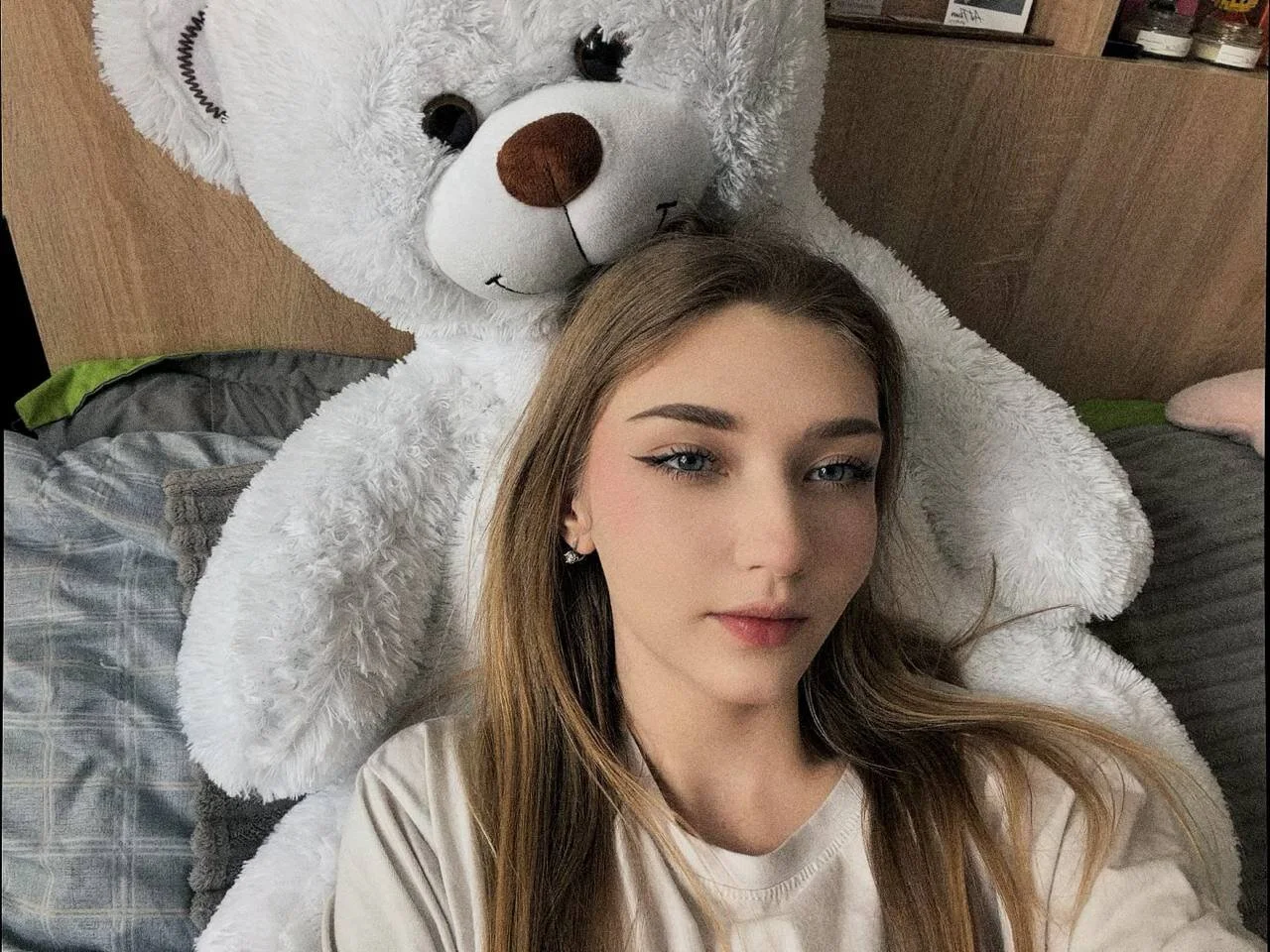 XXX Porn Photo of Nude AveryBerkson 16