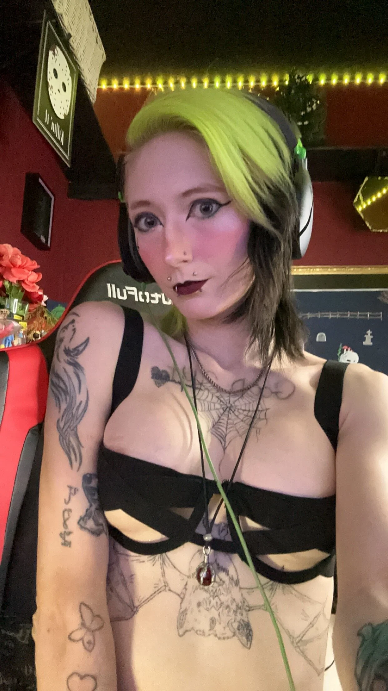 XXX Porn Photo of Nude Twisted_Alice 6