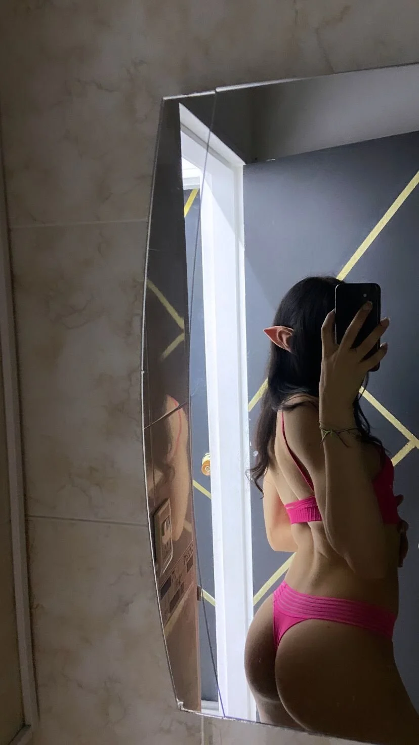 XXX Porn Photo of Nude NICOLSKINNY1 21