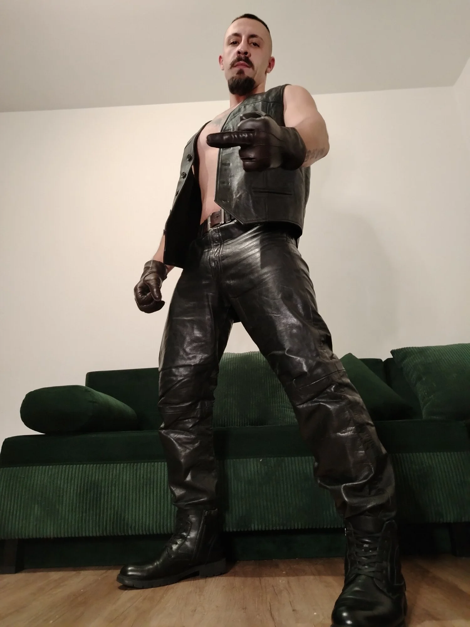 XXX Porn Photo of Nude Alphadominathor 4