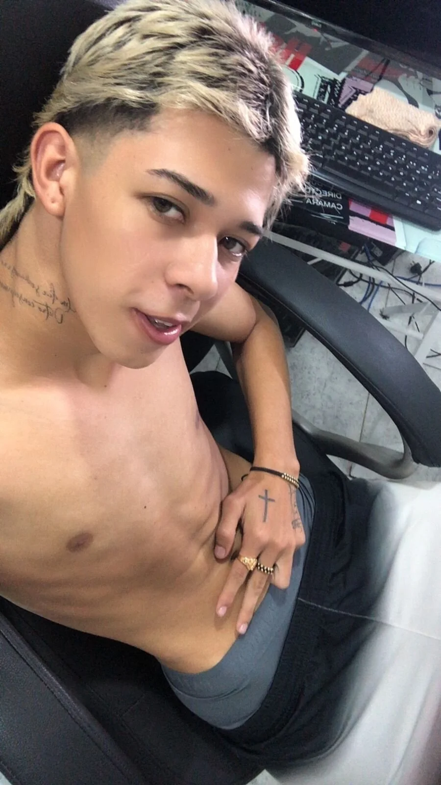 XXX Porn Photo of Nude Jaames_Boy 8