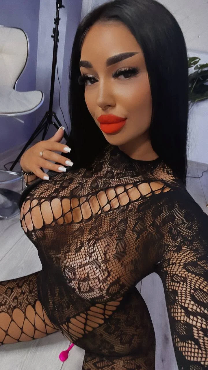 XXX Porn Photo of Nude IsaFuego 31