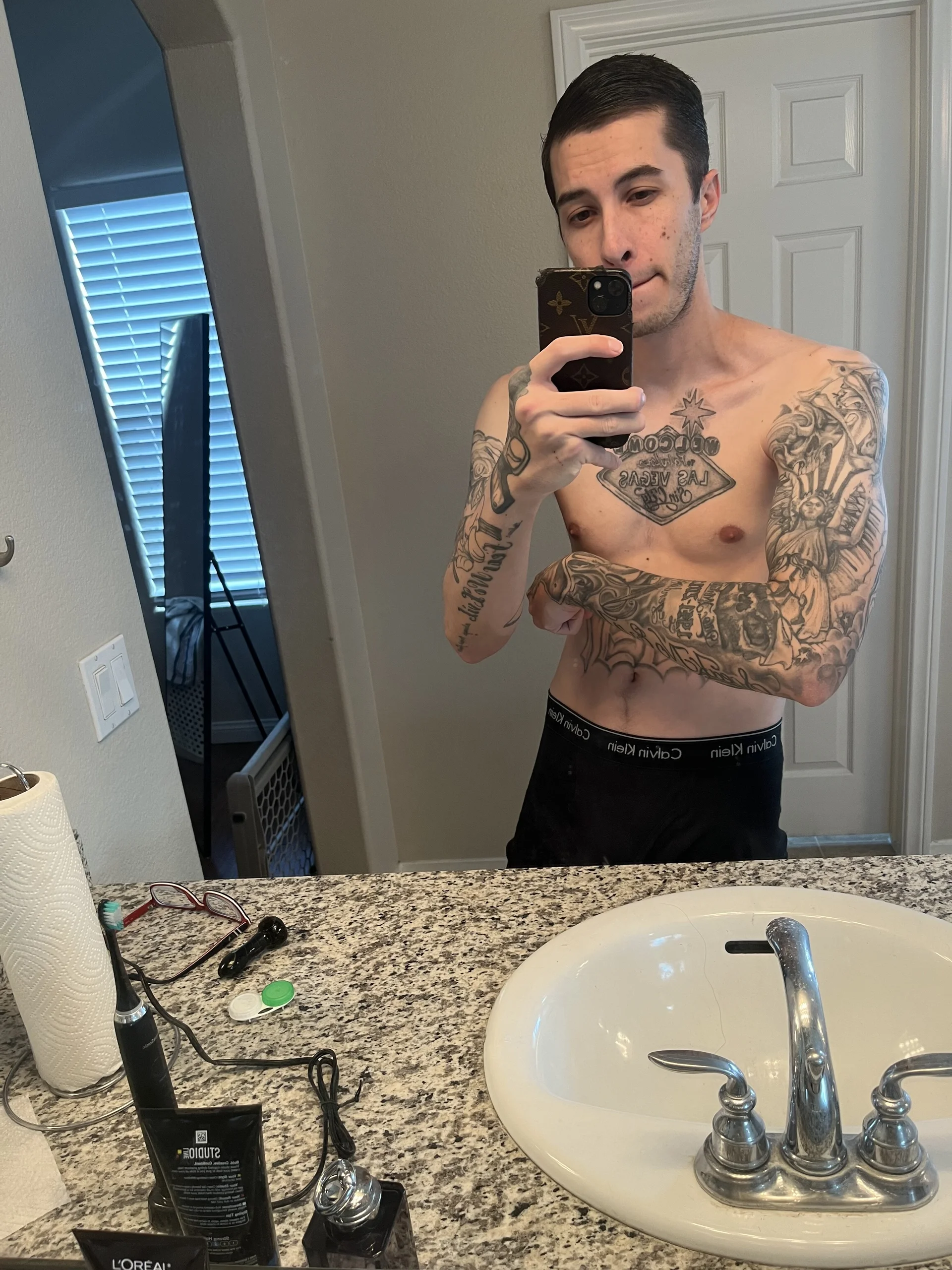 XXX Porn Photo of Nude JuicyJoshy 126