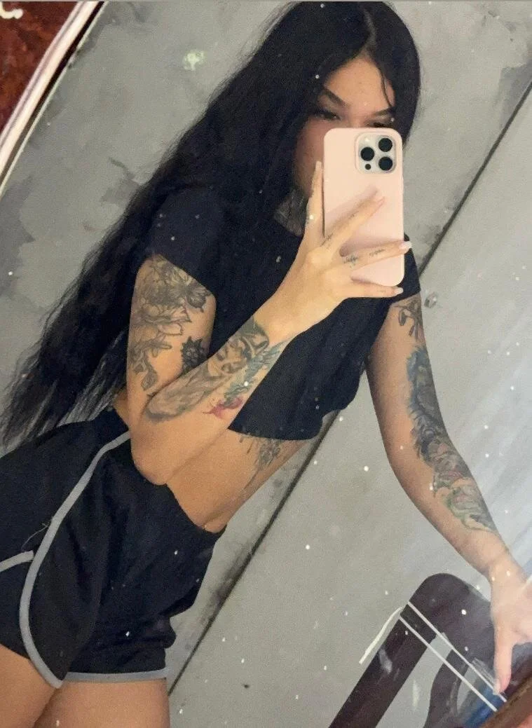 XXX Porn Photo of Nude brenda_and_friends 3