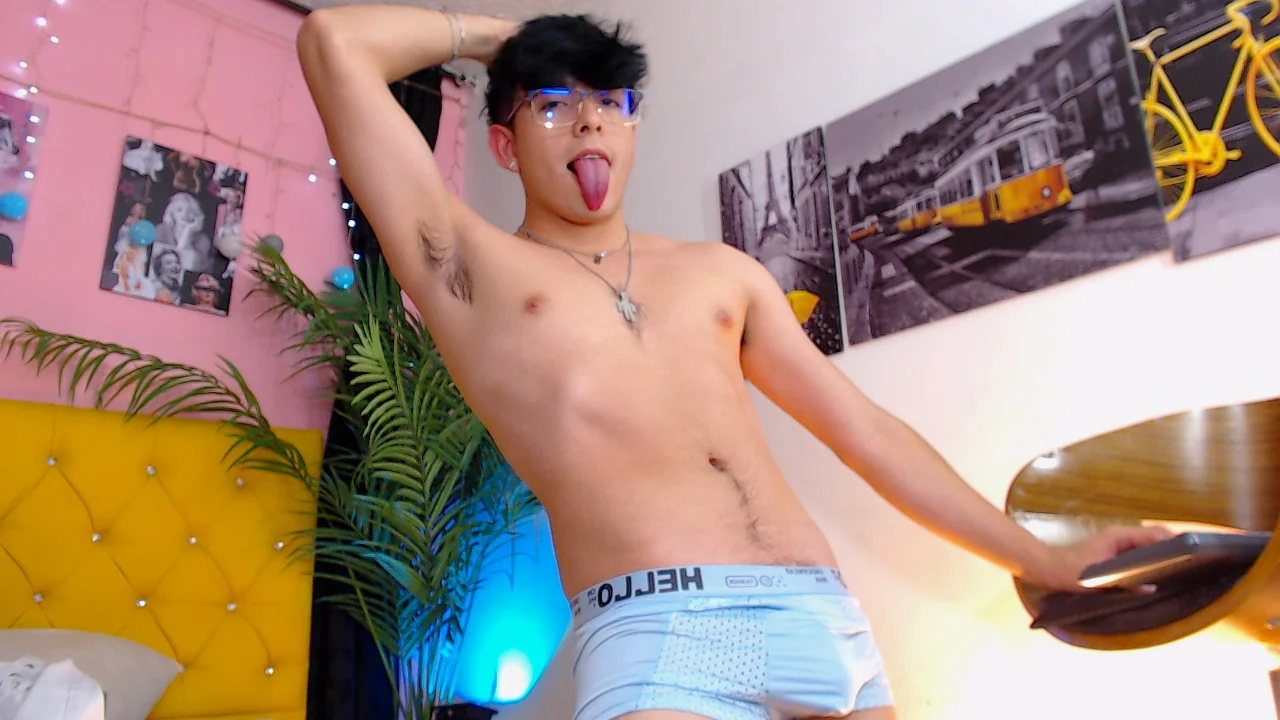 XXX Porn Photo of Nude nolan_twink1 23