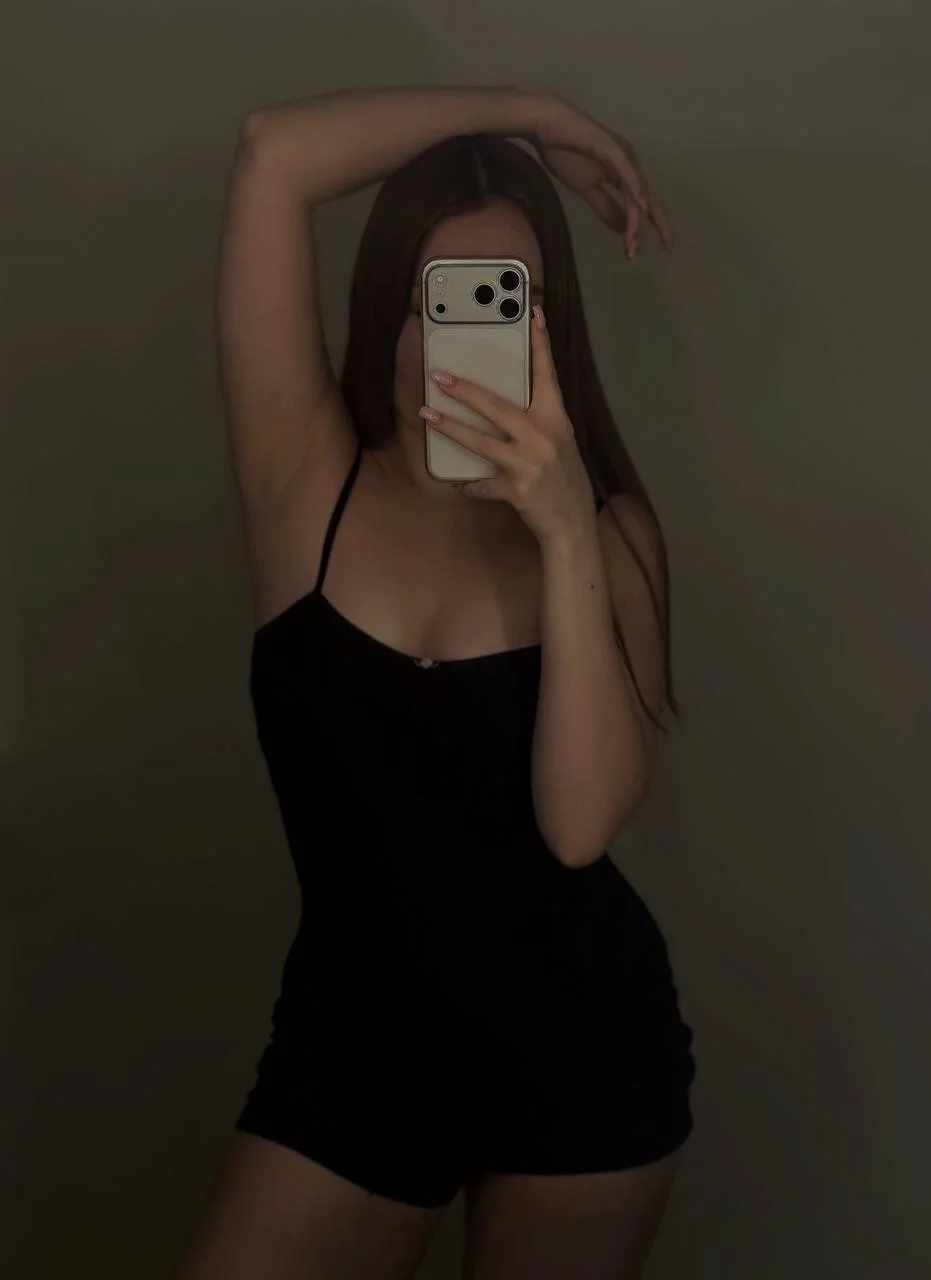 XXX Porn Photo of Nude DaniellaSunny 11