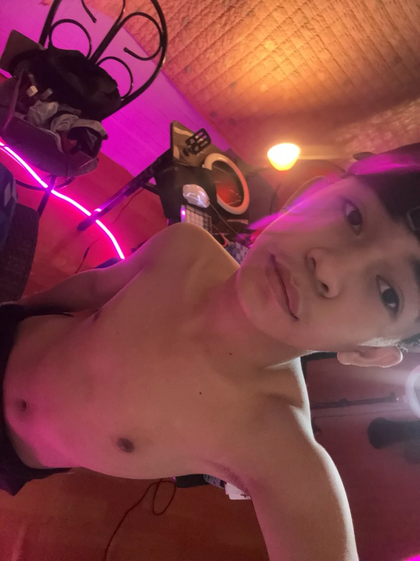 XXX Porn Photo of Nude Twink_chriz 1