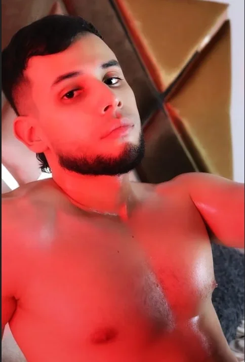 XXX Porn Photo of Nude Roger_Shaw 7