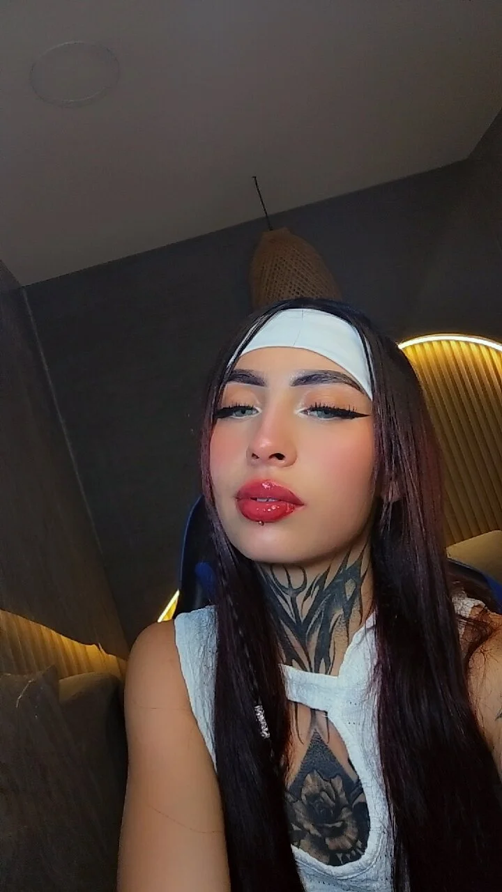 XXX Porn Photo of Nude Rouxx_1 8