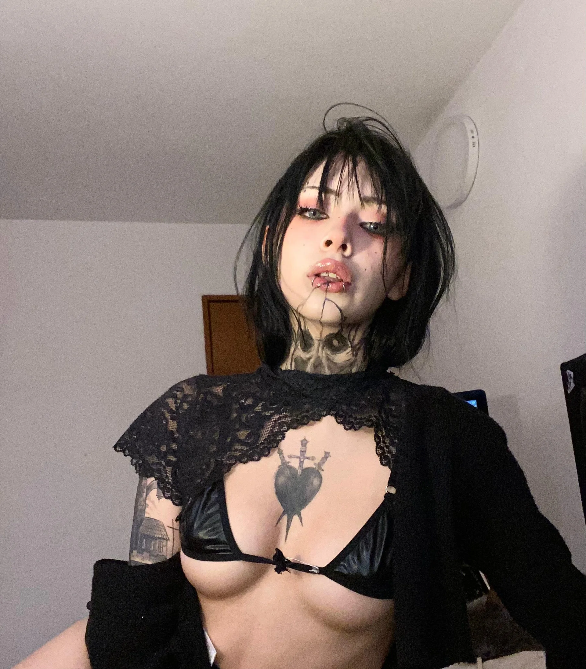 XXX Porn Photo of Nude Bayonetta_doll 2