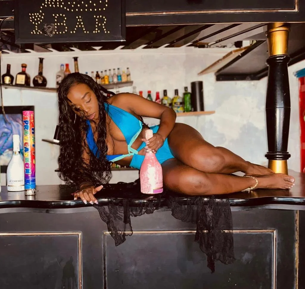 XXX Porn Photo of Nude zobe_love 4