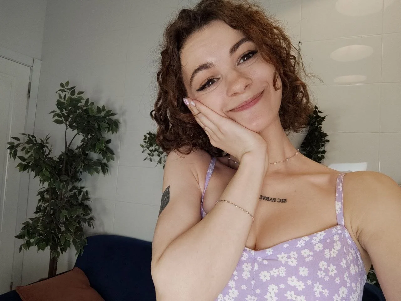 XXX Porn Photo of Nude Curly_Moon 22