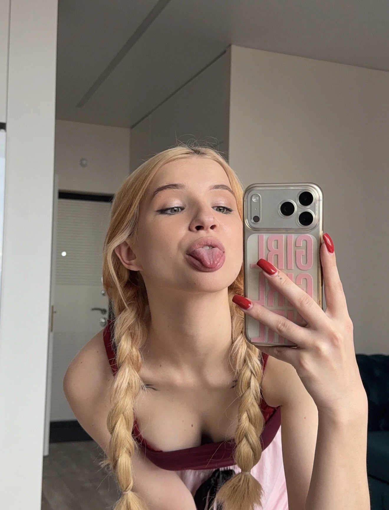 XXX Porn Photo of Nude PrincessSwelgart 17