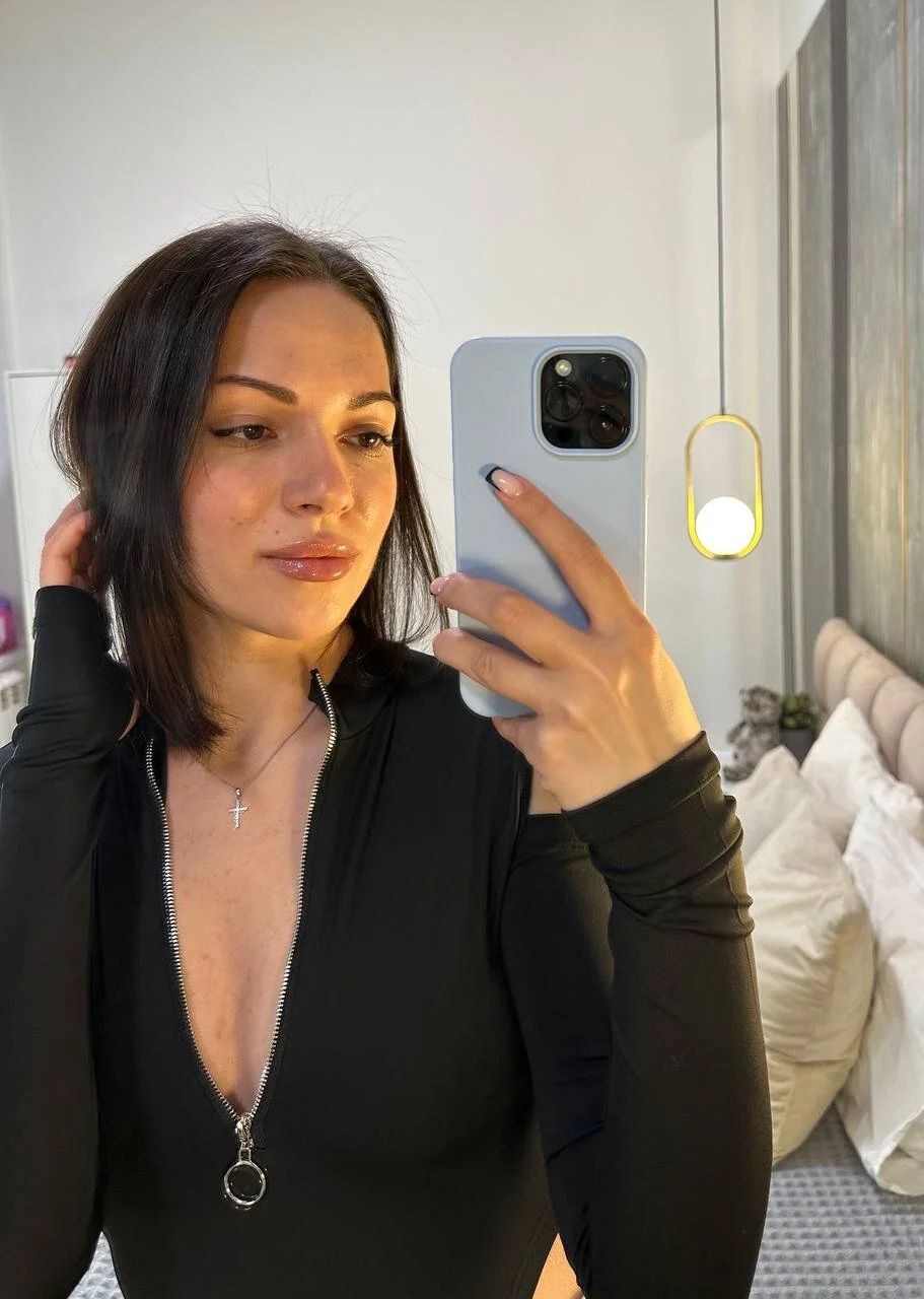 XXX Porn Photo of Nude LollaSpencer 2