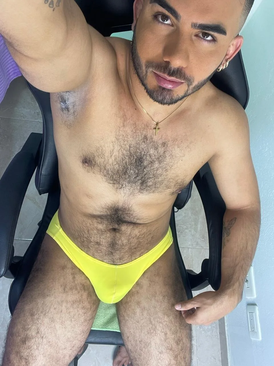 XXX Porn Photo of Nude adamhairy 25
