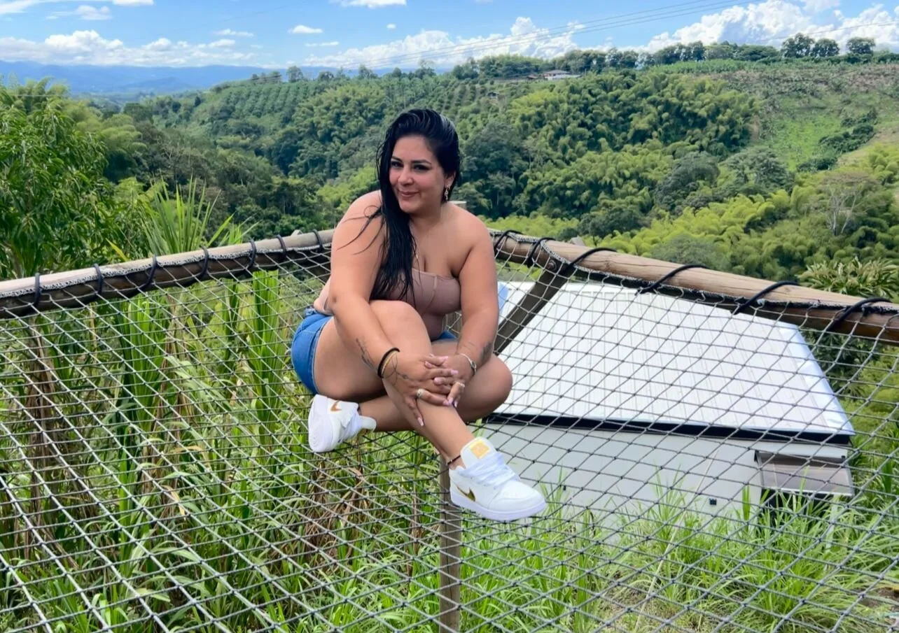 XXX Porn Photo of Nude brunaroyale 8