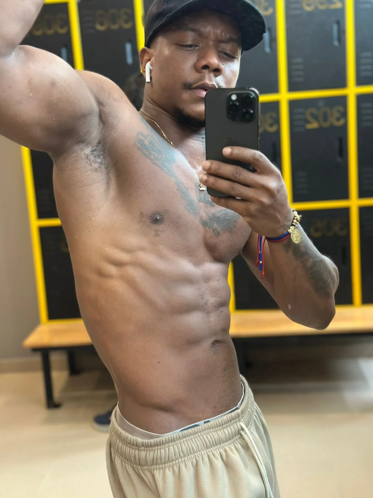 XXX Porn Photo of Nude ronnie_7777 99