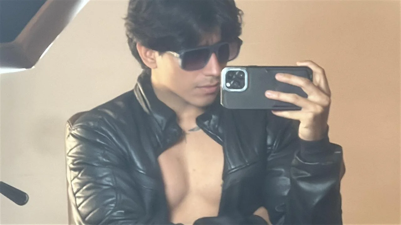 XXX Porn Photo of Nude AlexxCano_ 2