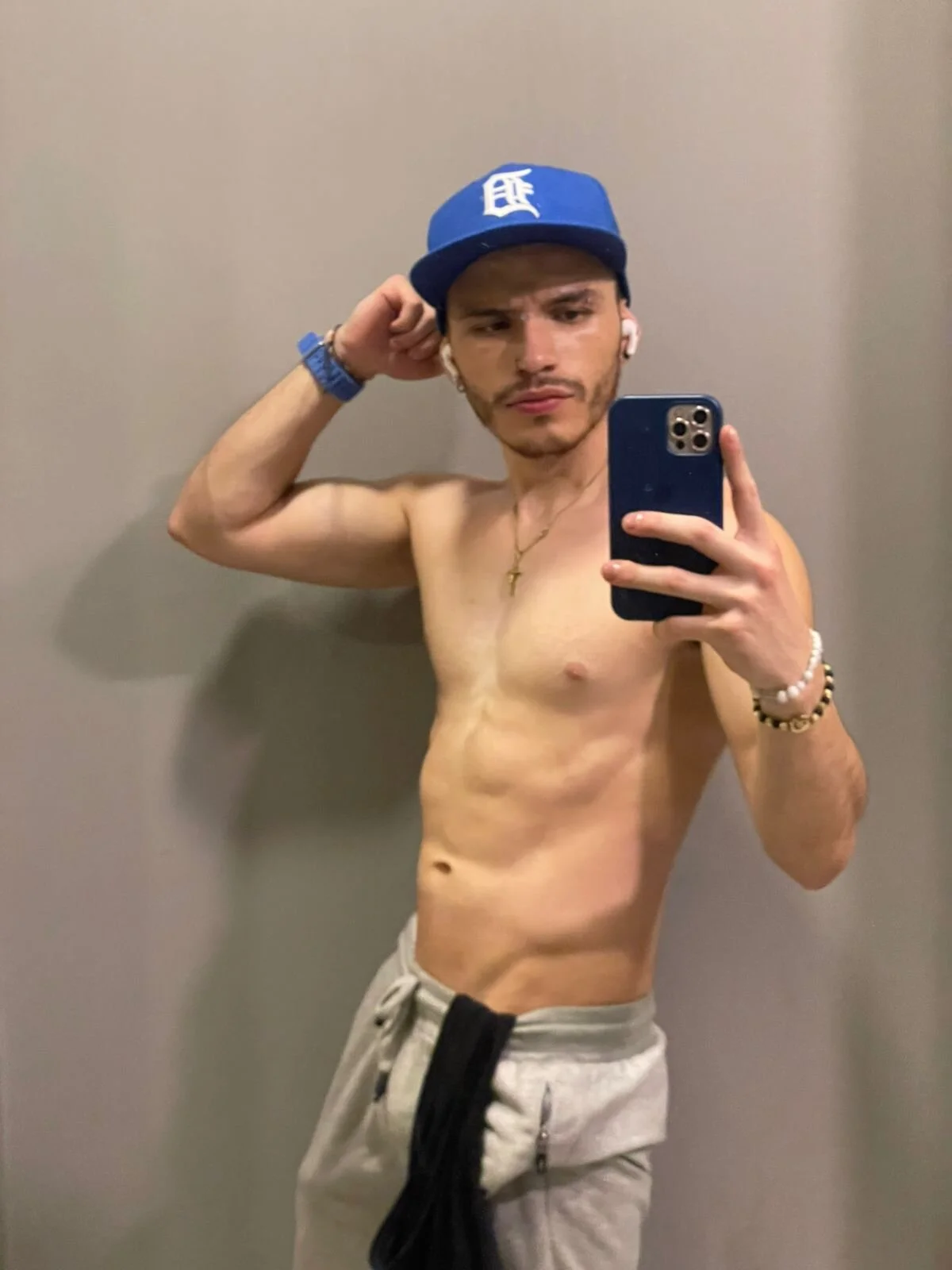XXX Porn Photo of Nude liam_es 37