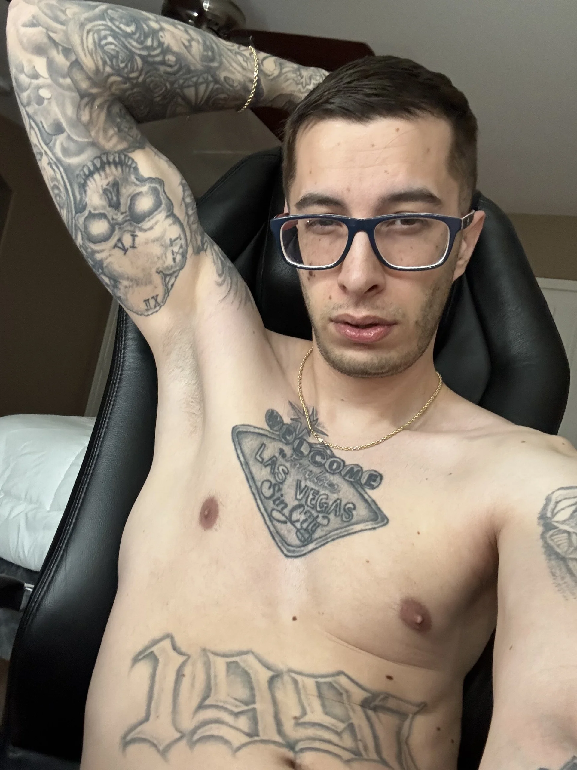 XXX Porn Photo of Nude JuicyJoshy 170
