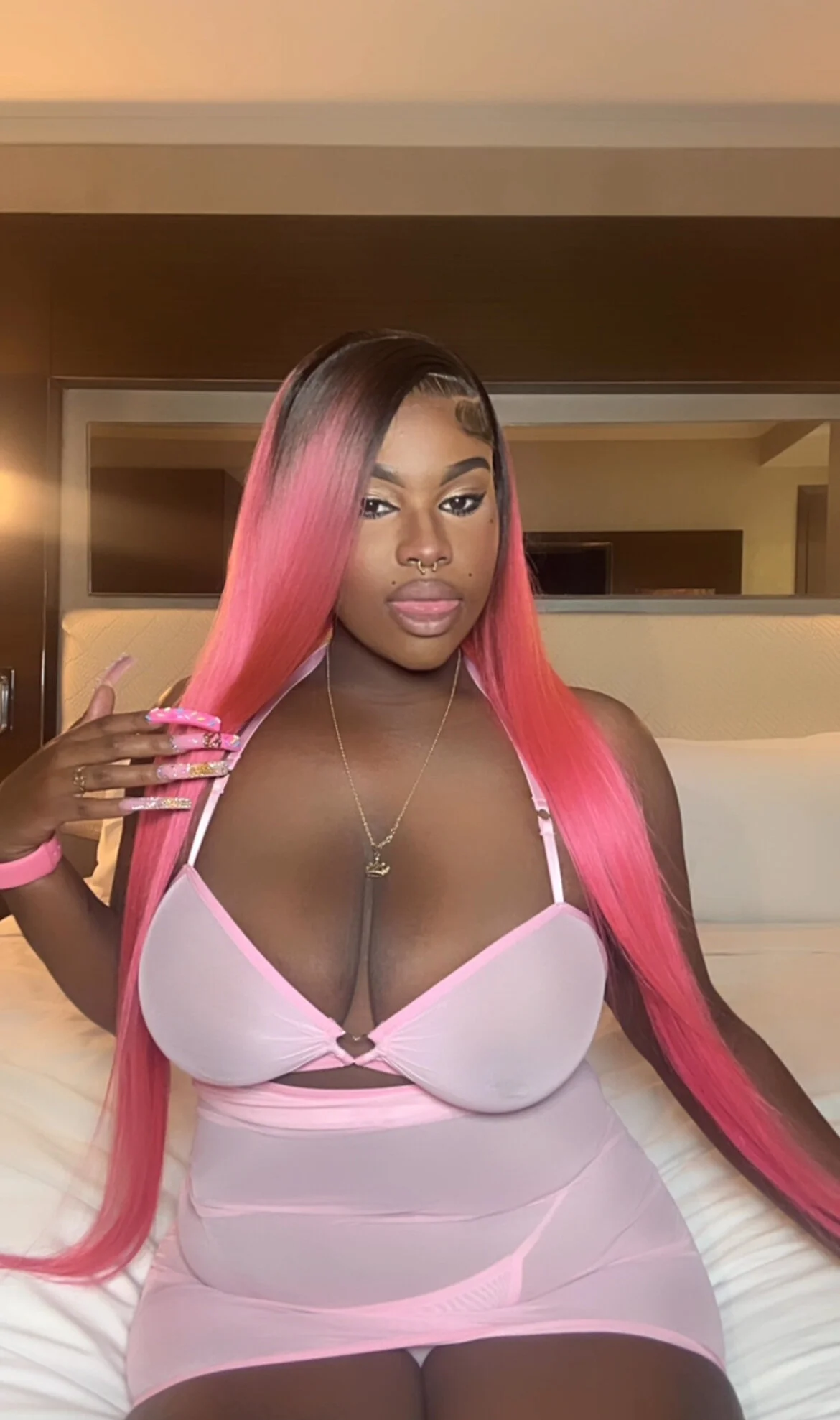 XXX Porn Photo of Nude Niahoudinii 7
