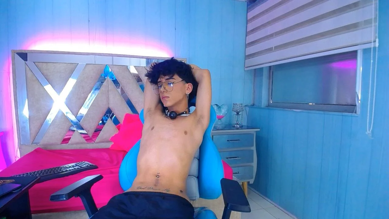 XXX Porn Photo of Nude alex_477 3
