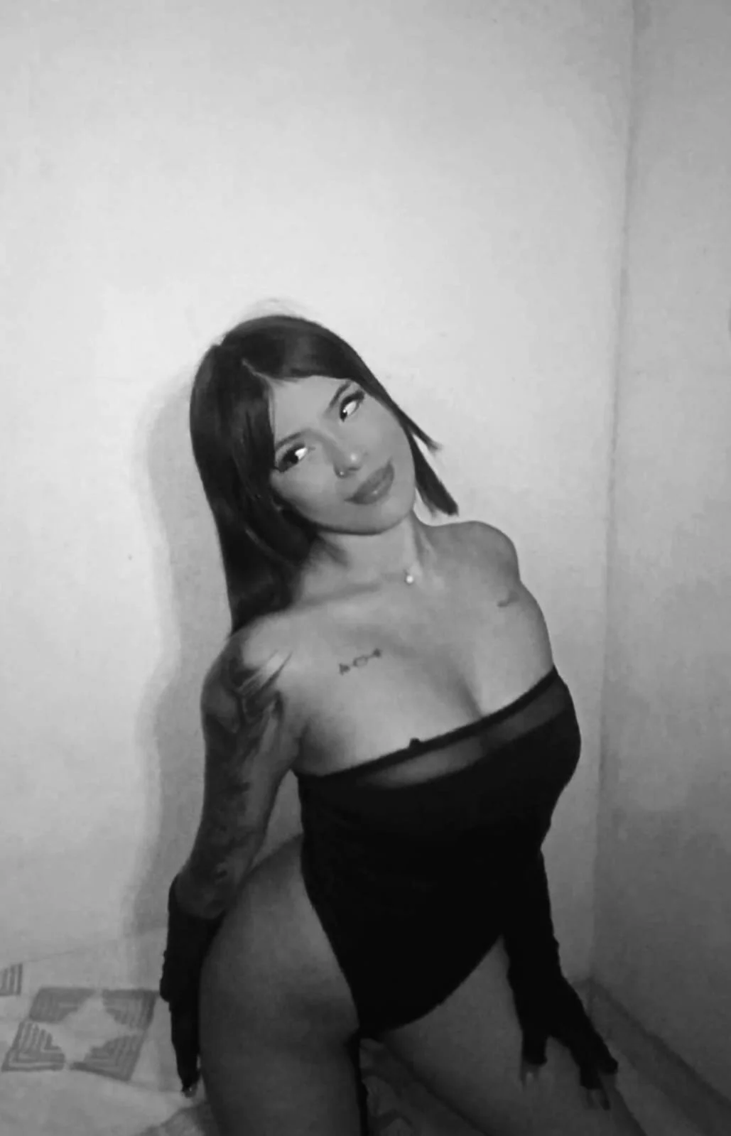 XXX Porn Photo of Nude charlotte_mitchell_ 3