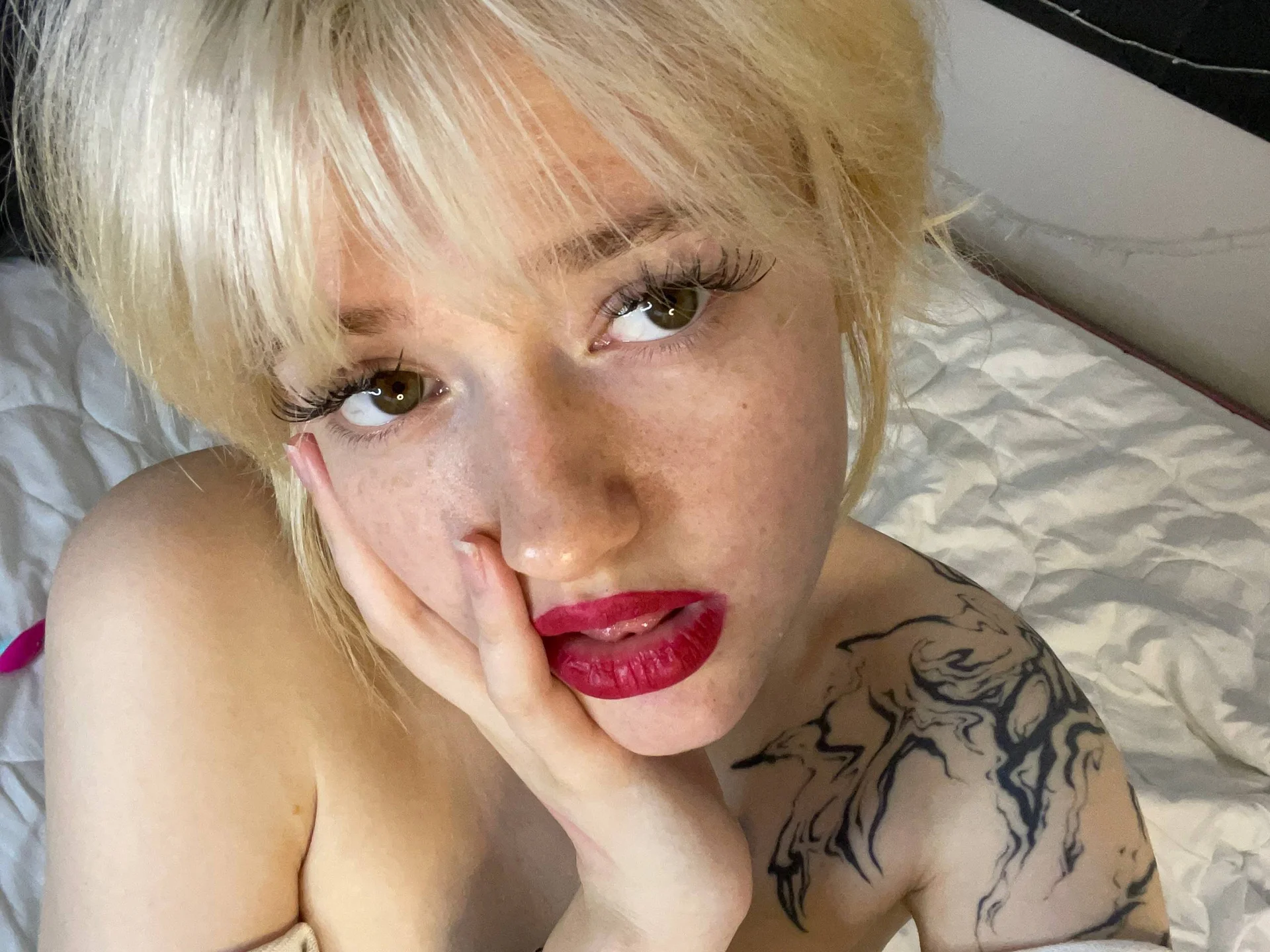 XXX Porn Photo of Nude LunaaBee 13