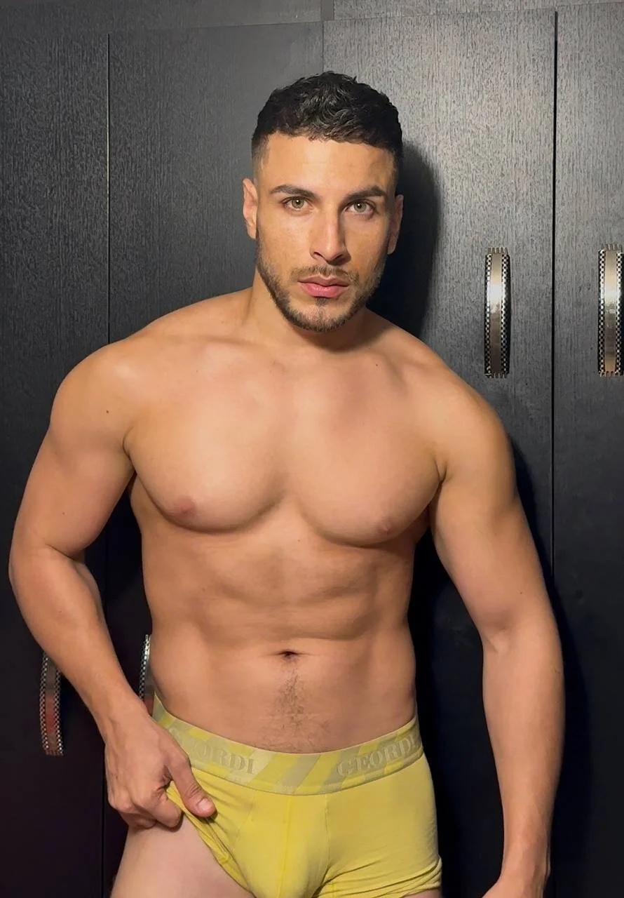 XXX Porn Photo of Nude bayronfit 100