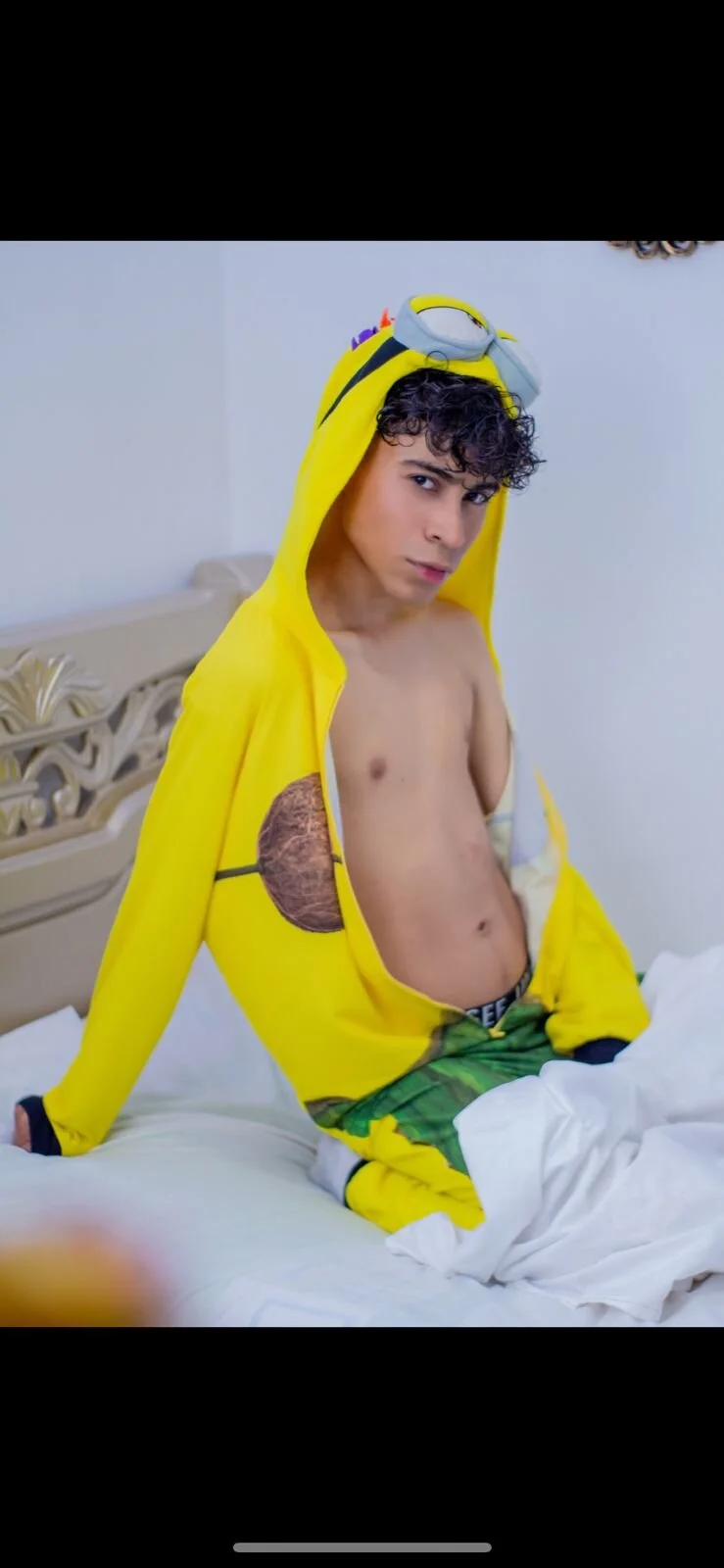 XXX Porn Photo of Nude huge_armound 8