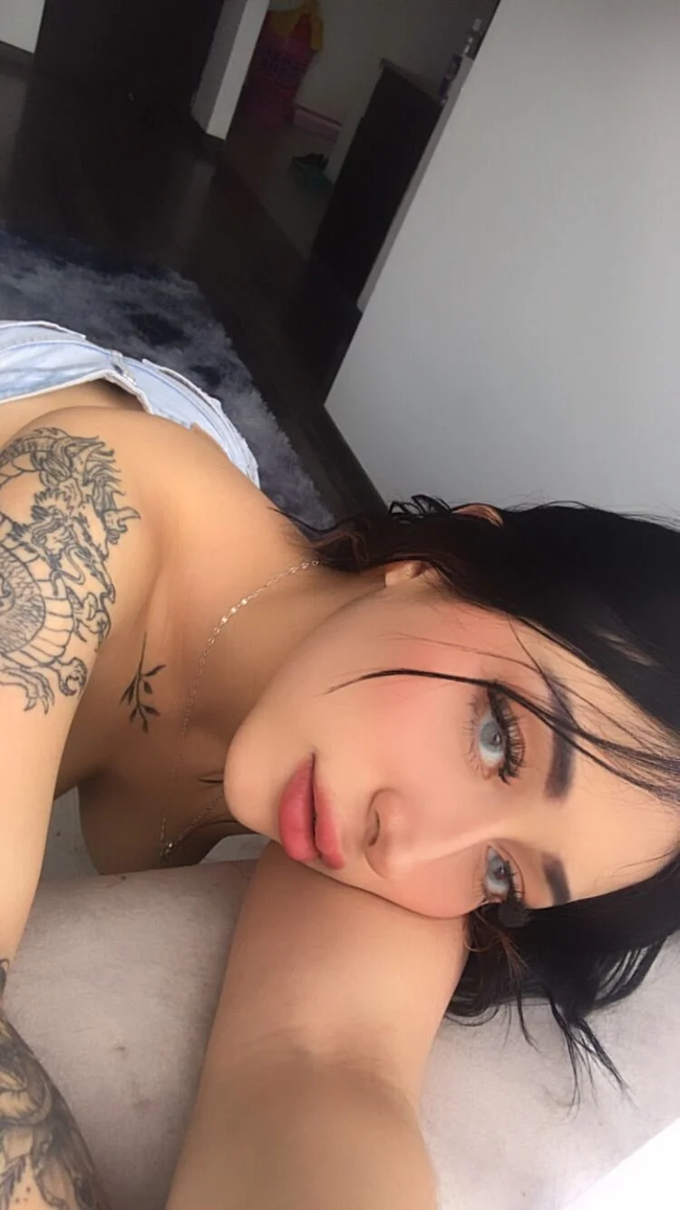 XXX Porn Photo of Nude Anni_foxi 21