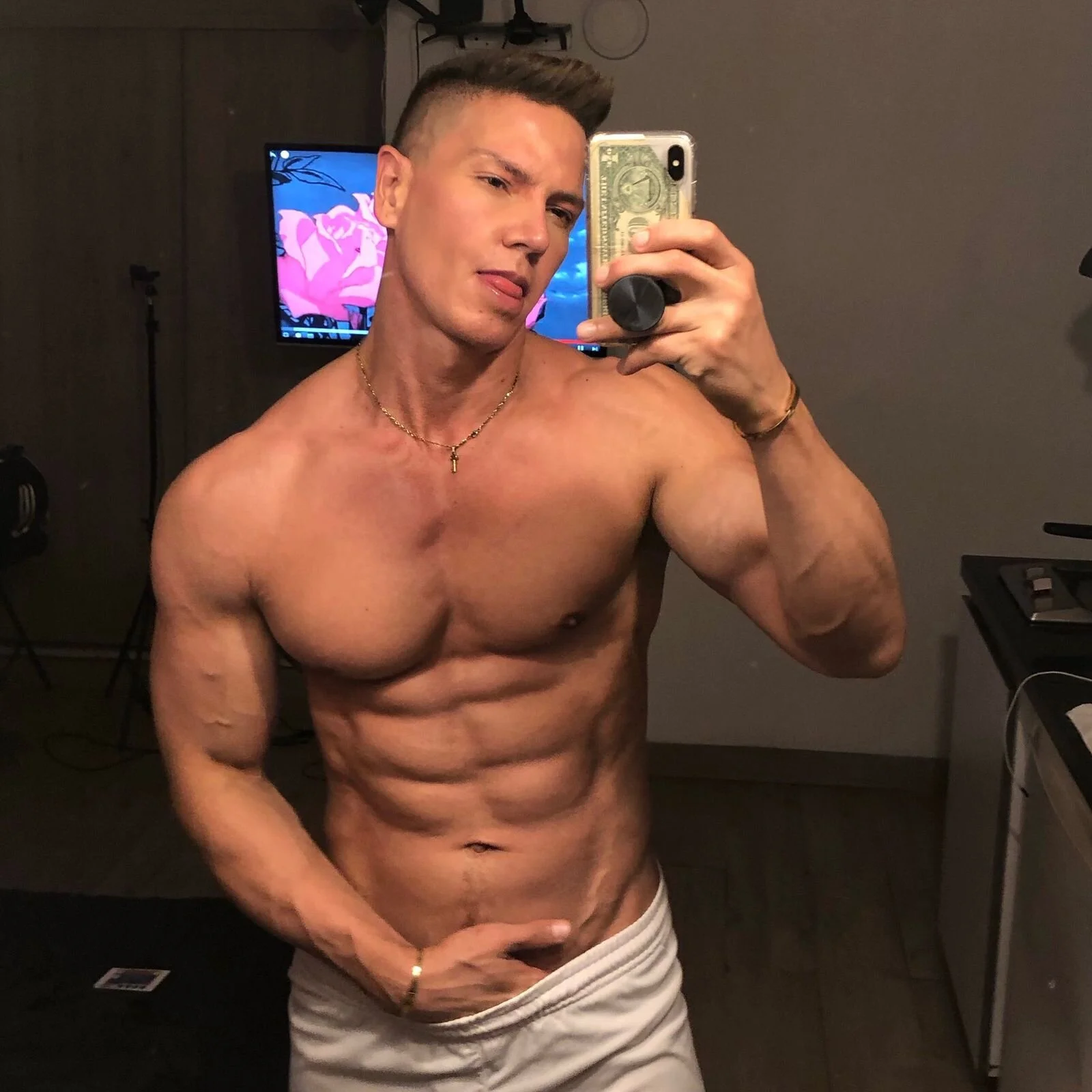 XXX Porn Photo of Nude AdanXanders 4