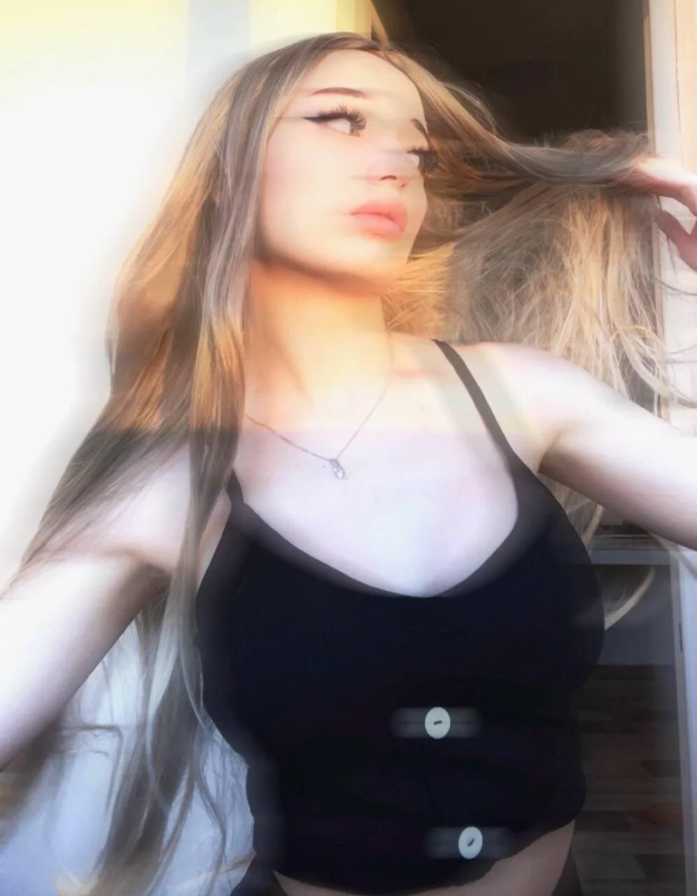 XXX Porn Photo of Nude ScarlettHornywood 2