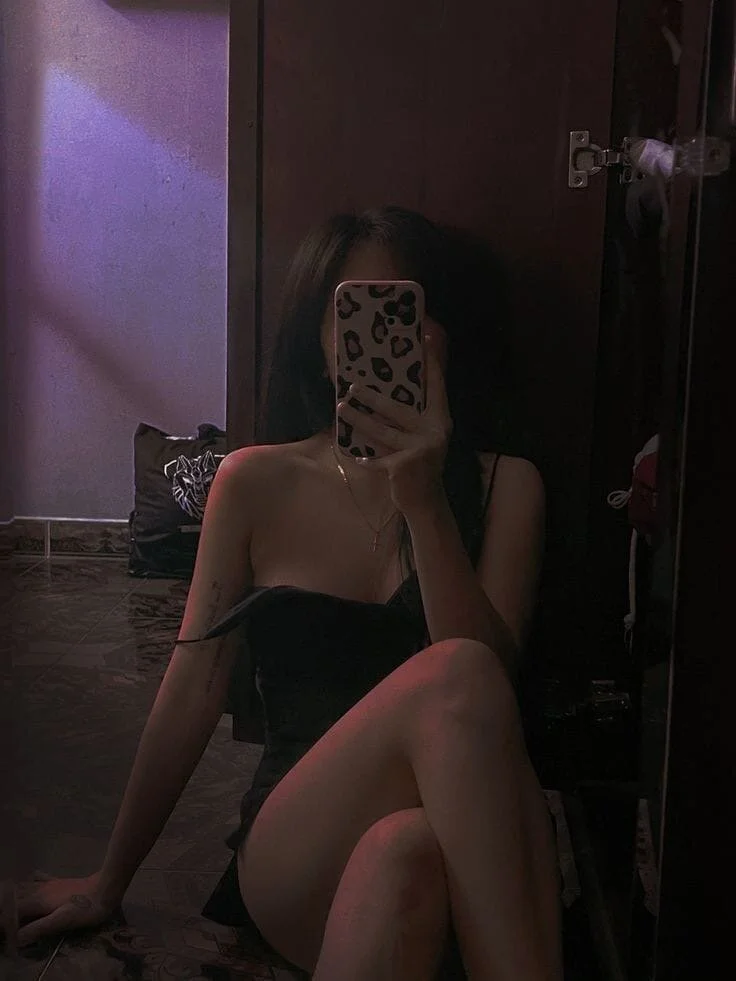 XXX Porn Photo of Nude Glossy_Girl 4