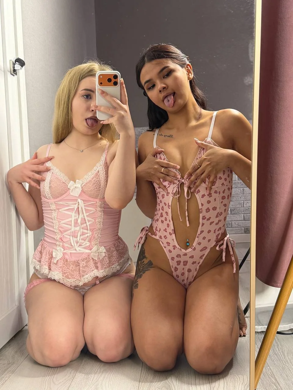 XXX Porn Photo of Nude DriveThruDyad 22