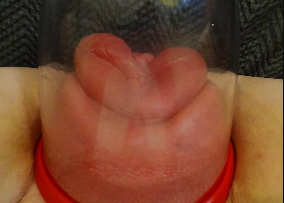 XXX Porn Photo of Nude Bigthroaterboy 8