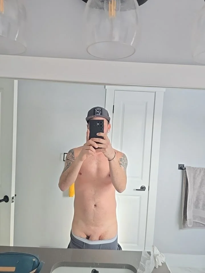XXX Porn Photo of Nude Bigdicktrav902 2
