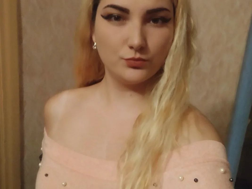 XXX Porn Photo of Nude CharleyyCream 3
