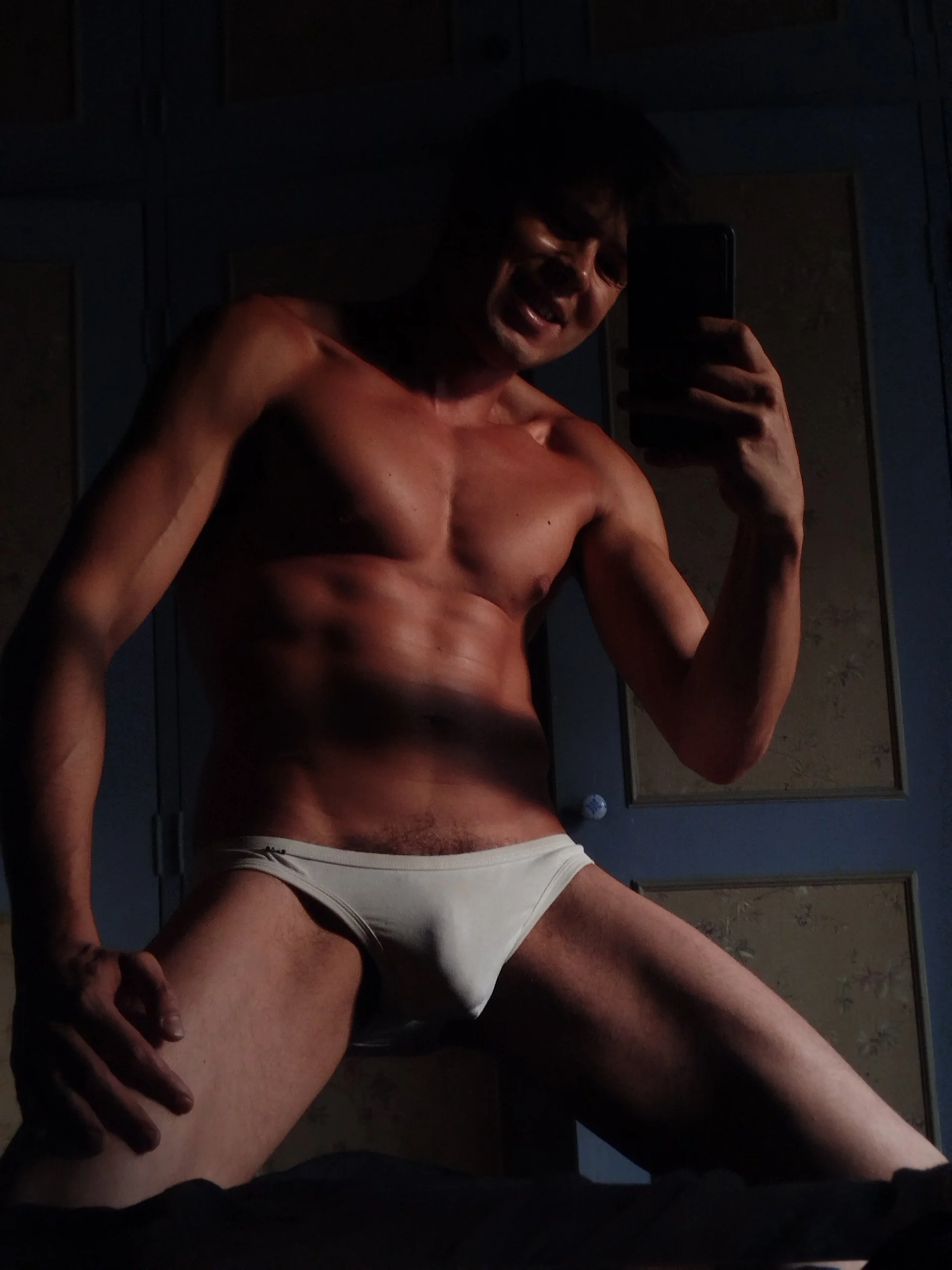 XXX Porn Photo of Nude lovenseboy 2