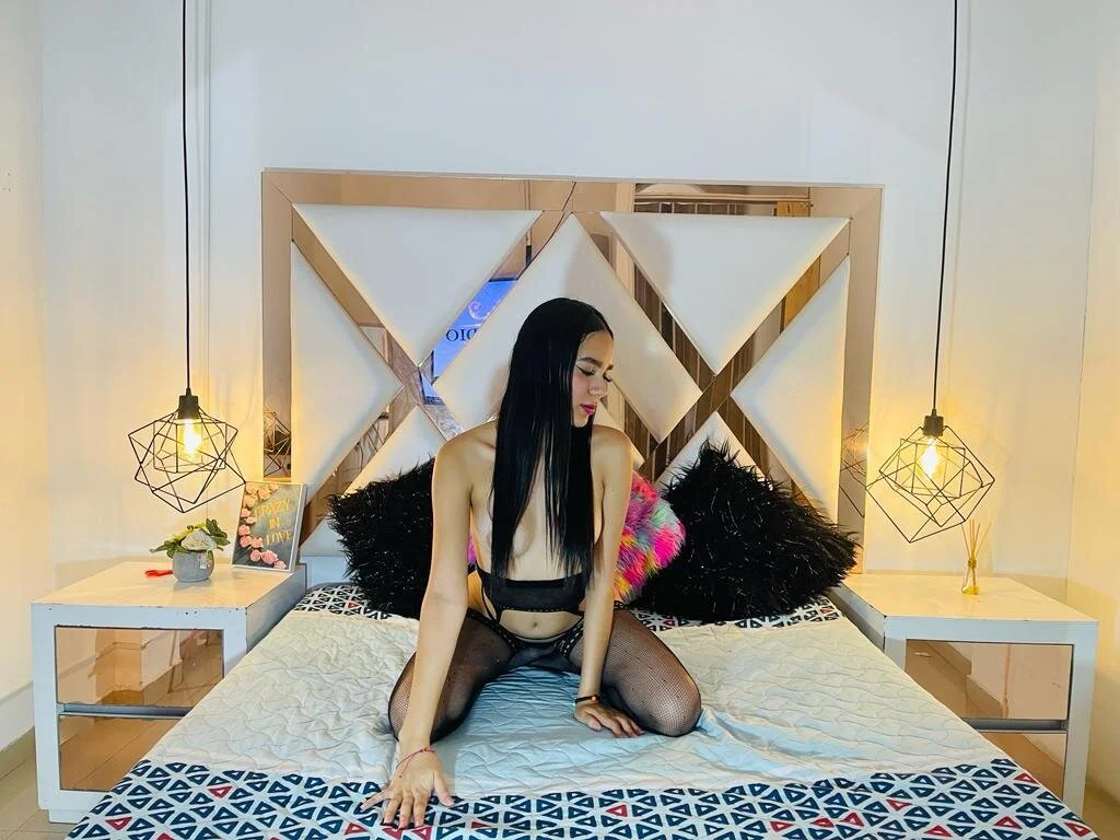 XXX Porn Photo of Nude EmmyCruzZ 9
