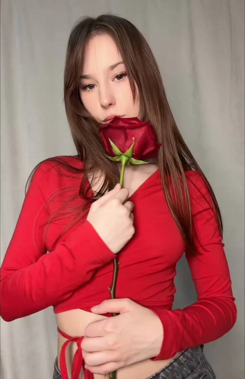 XXX Porn Photo of Nude emmelieflorence 39