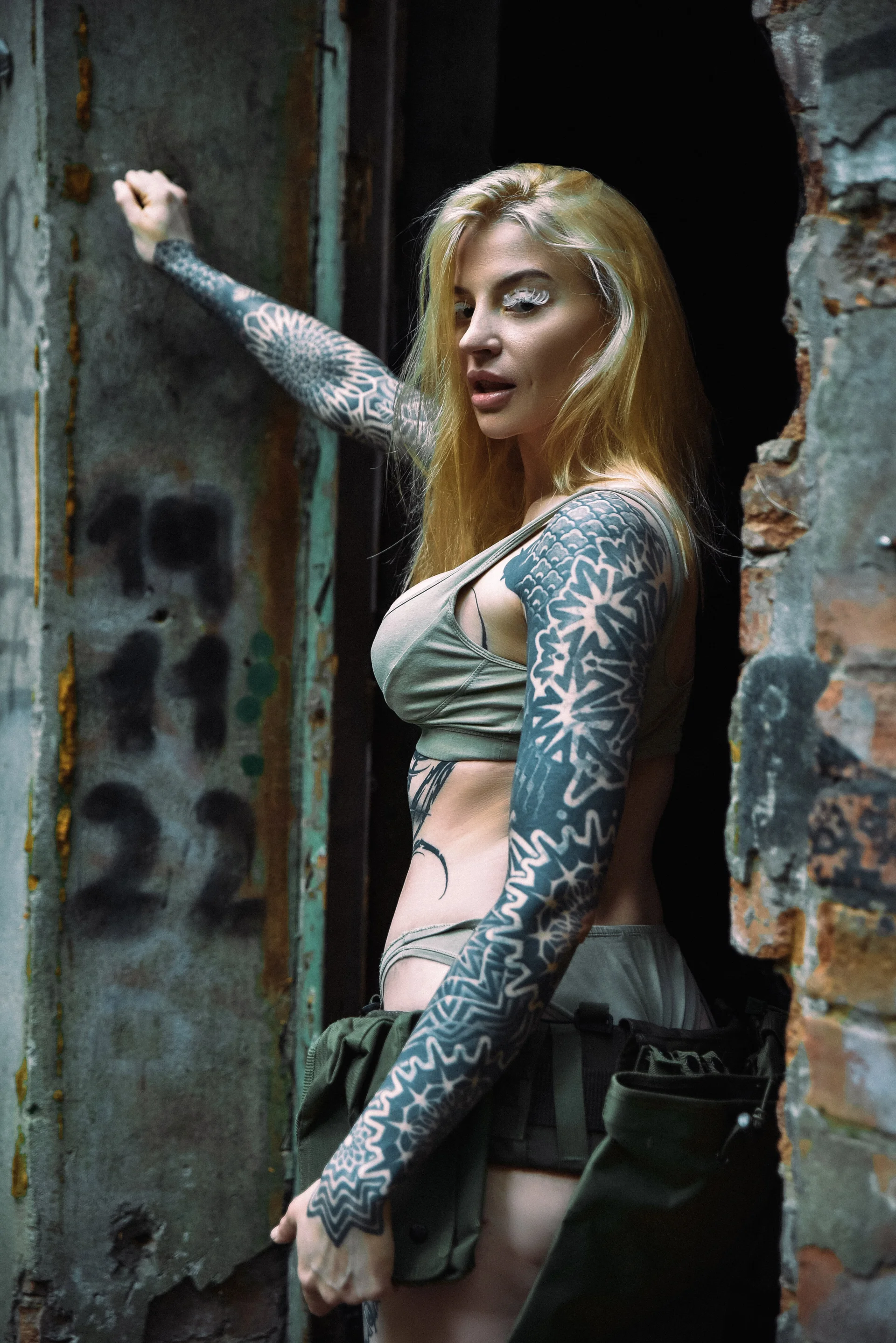 XXX Porn Photo of Nude lil_shouty_bitch 50