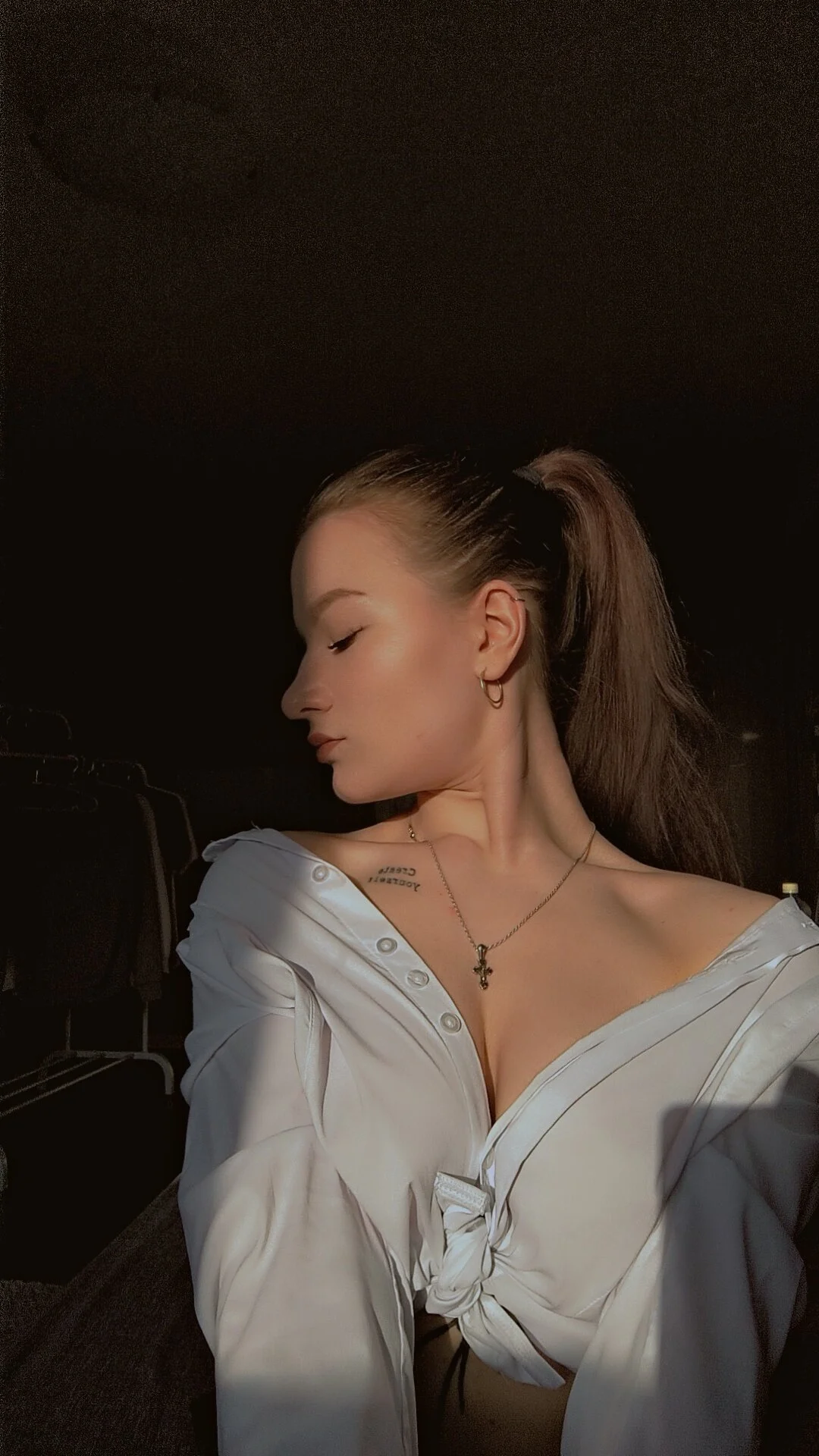 XXX Porn Photo of Nude looksexigerl 8