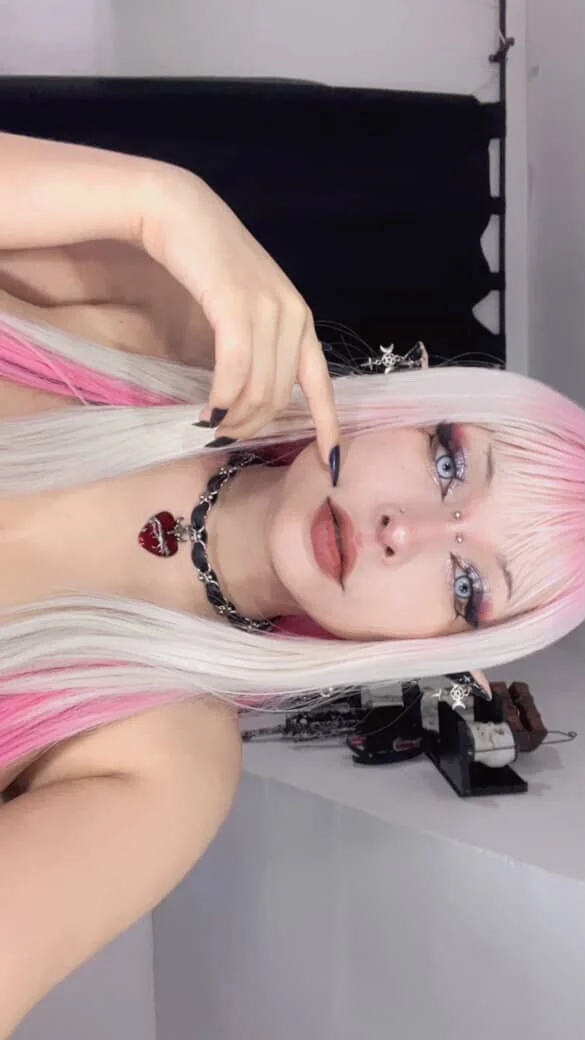 XXX Porn Photo of Nude Devil_goth 2