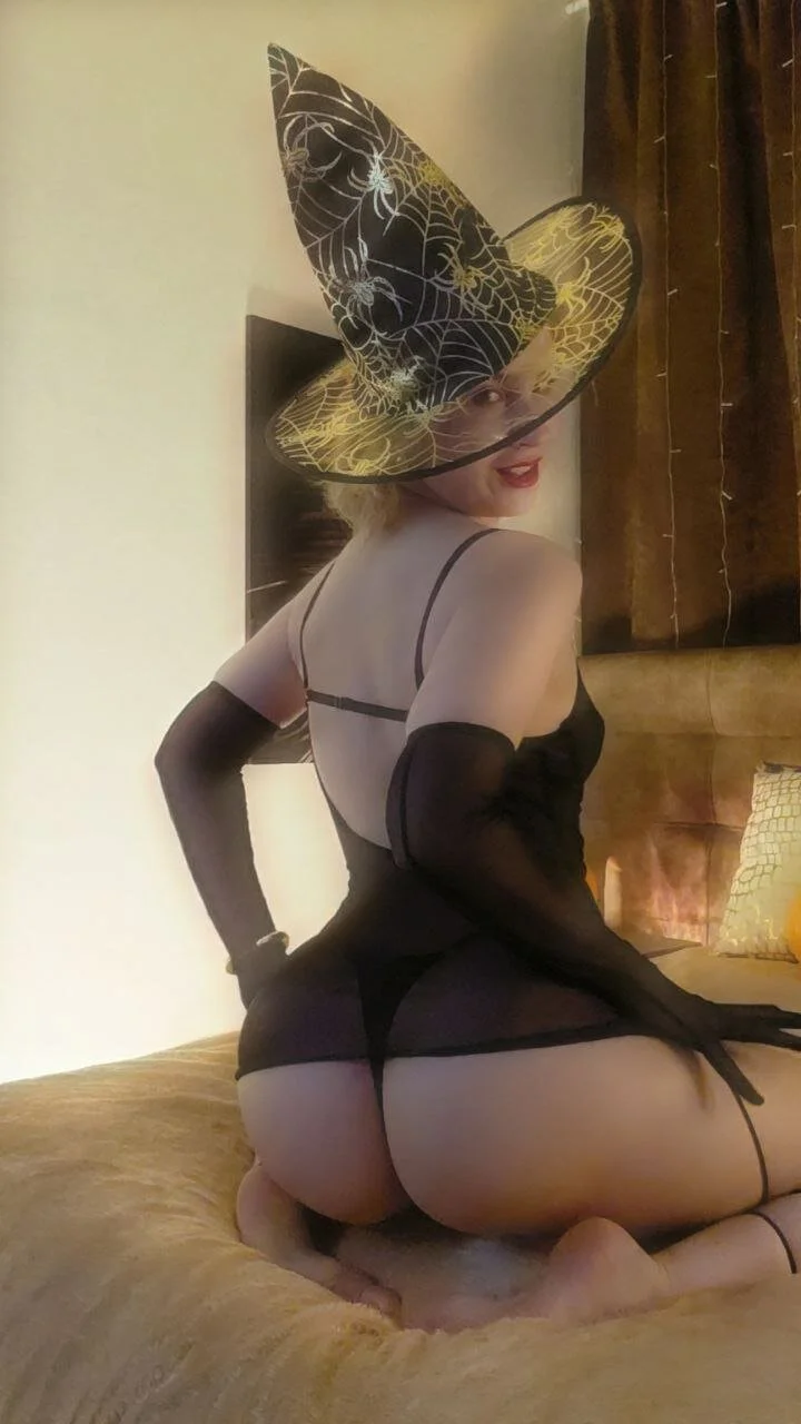 XXX Porn Photo of Nude odelynbrower 19