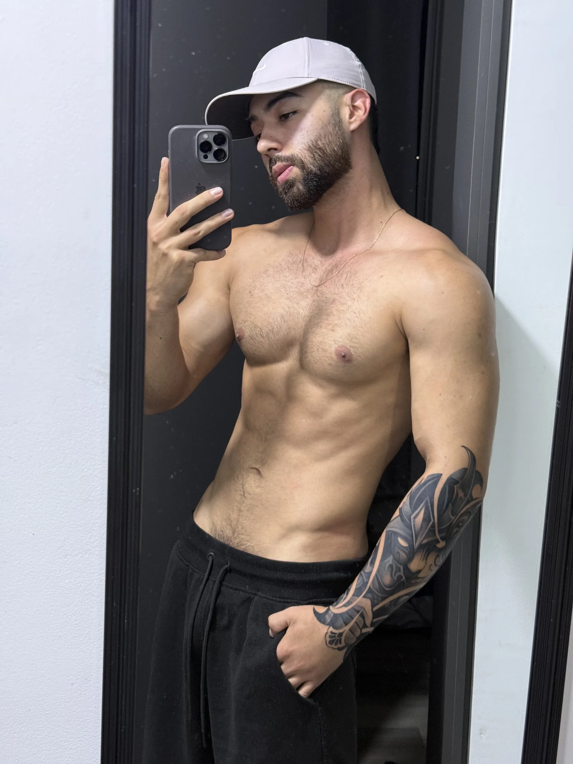 XXX Porn Photo of Nude kyle_collinz1 5