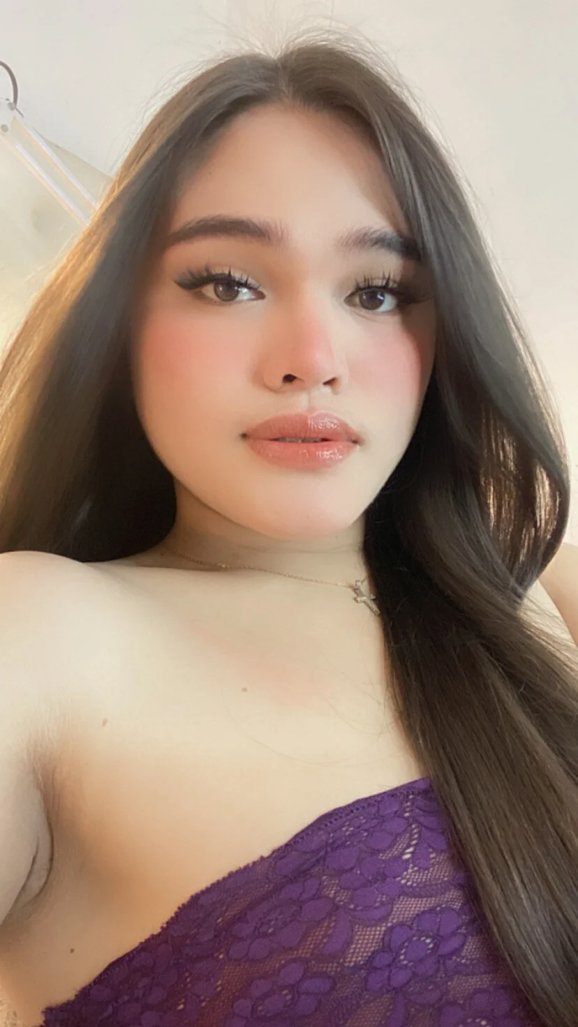 XXX Porn Photo of Nude maxiegreyxoxo 2