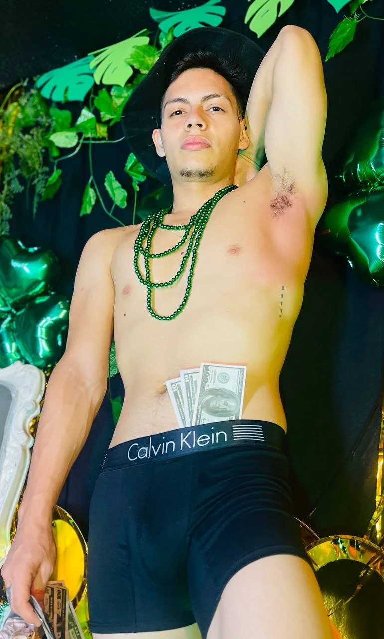 XXX Porn Photo of Nude JhosuaVega 22